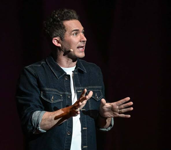 Justin Willman live on tour